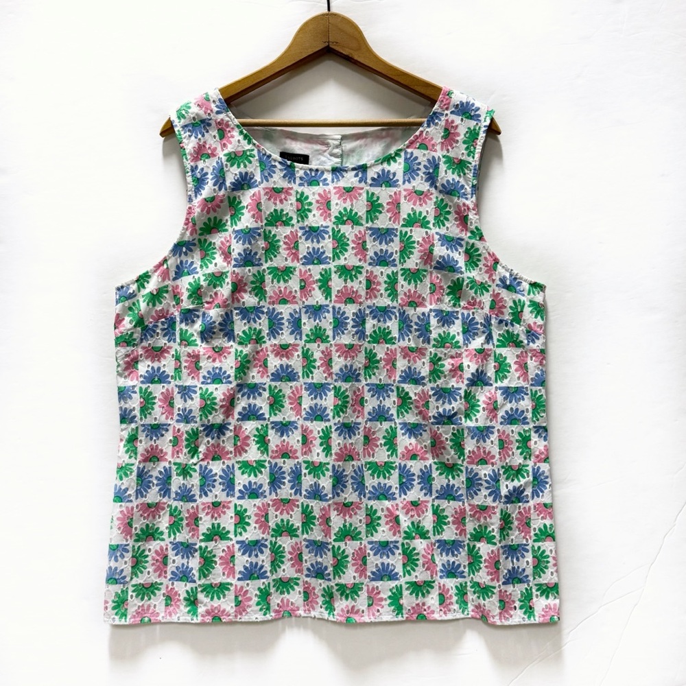 Talbots Floral Eyelet Sleeveless Top Womens XL Pink Blue Daisies Cottage Office
